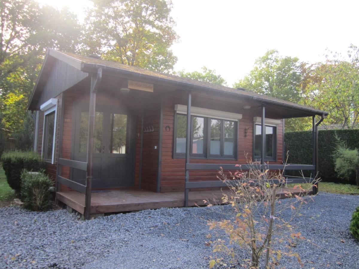 Le Petit Chalet Resteigne Экстерьер фото