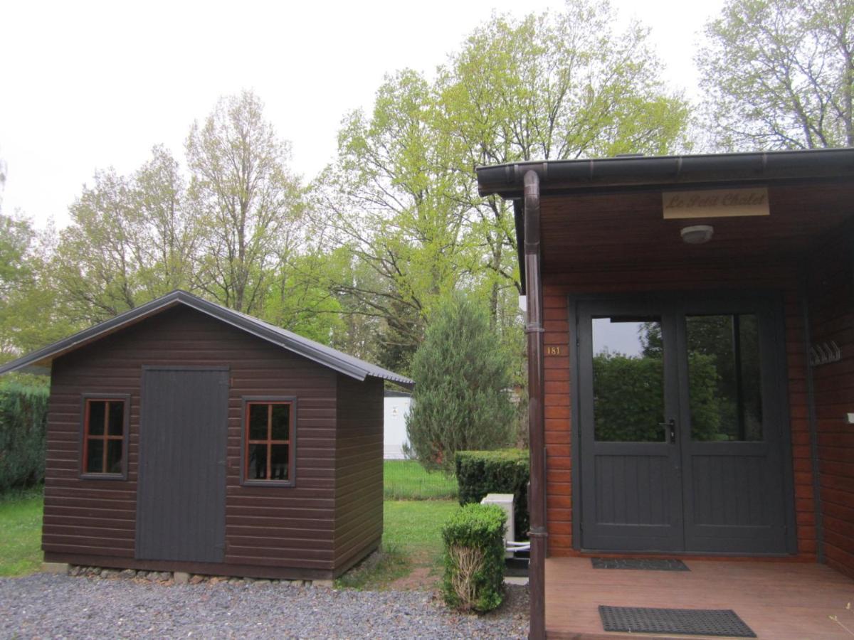 Le Petit Chalet Resteigne Экстерьер фото